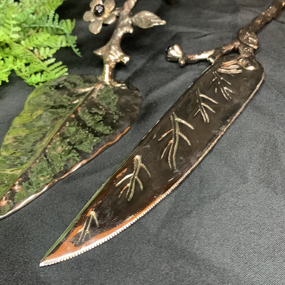 Bombay company amethyst collection silver branch & leaf wedding cake serving set - Picture 6 of 12